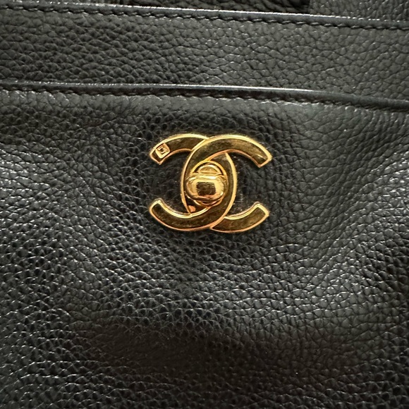 Chanel cerf tote with 24K gold hardware - Picture 5 of 8